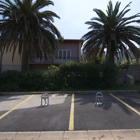 Apartments Vitoria Mali Lošinj Buitenkant foto
